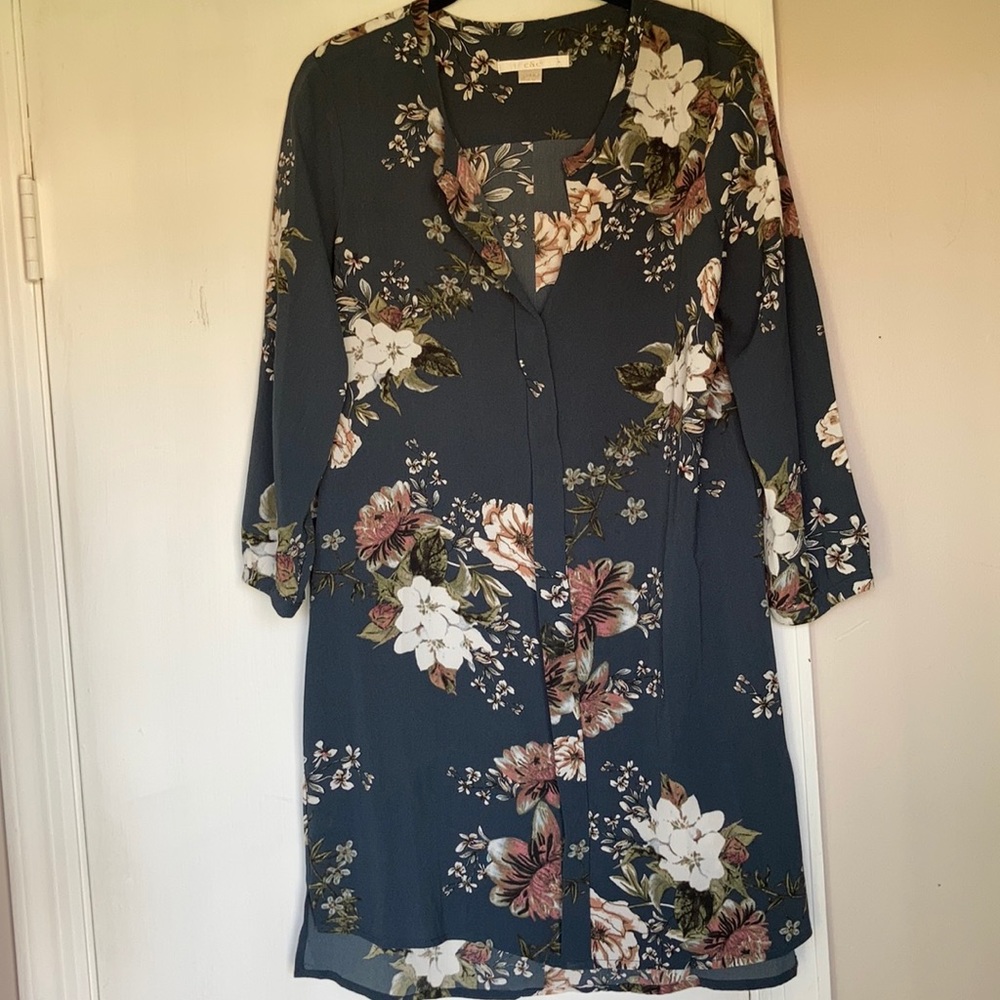 C&E navy/gray floral dress